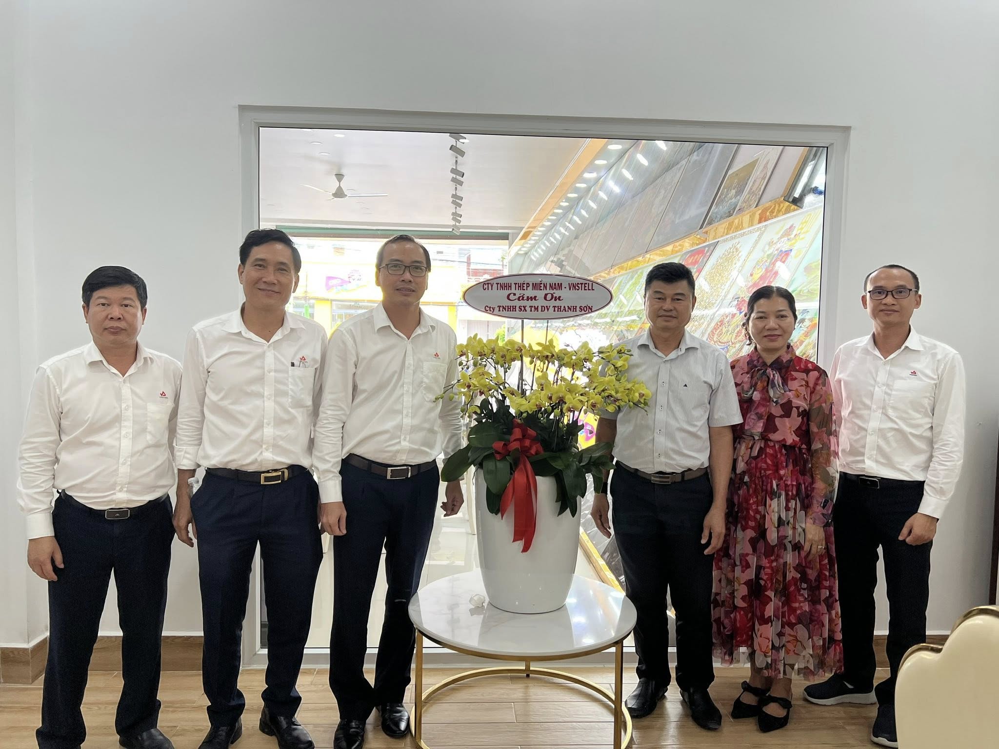 Công ty TNHH MTV Thép Miền Nam – VNSTEEL đồng hành cùng hai nhà phân phối tại Cà Mau